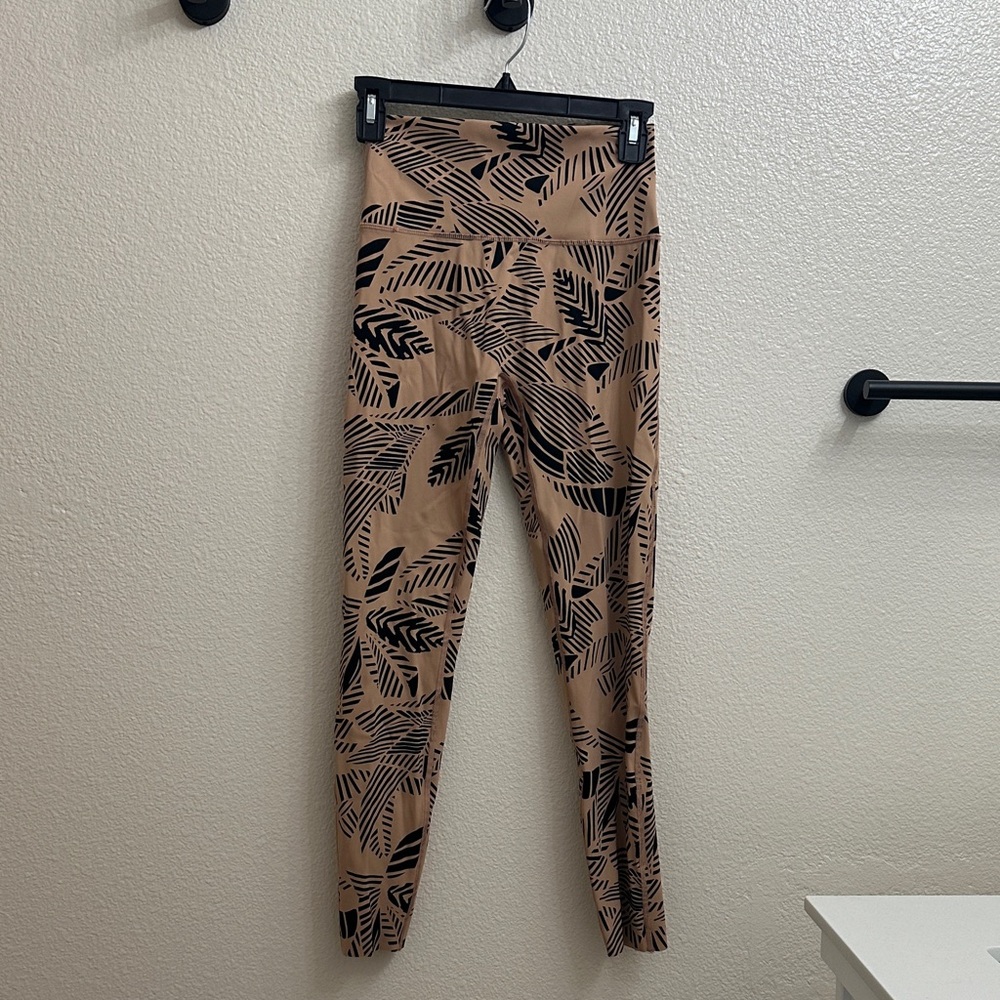 Aerie Black and Tan Leaf Print Leggings